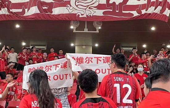 前瞻西甲：巴伦西亚VS比利亚雷亚尔时间：2023-1-3 04:30巴伦西亚上场比赛在客场1-0战胜巴列卡诺，球队成功重返胜轨士气大振。